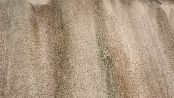 為什么外墻會(huì)出現(xiàn)雨痕？外墻用乳膠漆好還是外墻無(wú)機(jī)涂料更好？